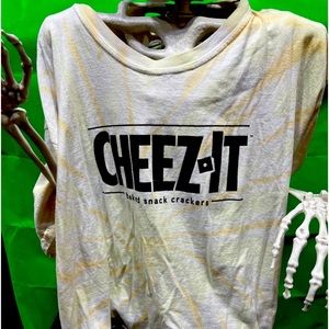 Cheez It crop T-shirt